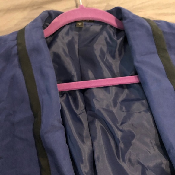 EUC Express Short Blazer - Picture 3 of 5